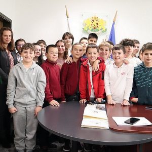Петокласници от ППМГ “Гео Милев” гостуваха в Областната администрация