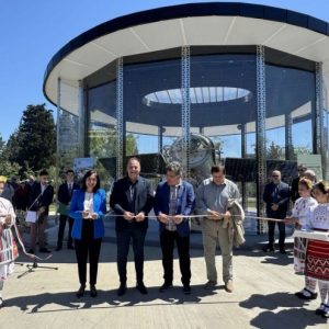 С тържествена церемония в Стара Загора бе открит монумент с копие на спътника „България 1300”
