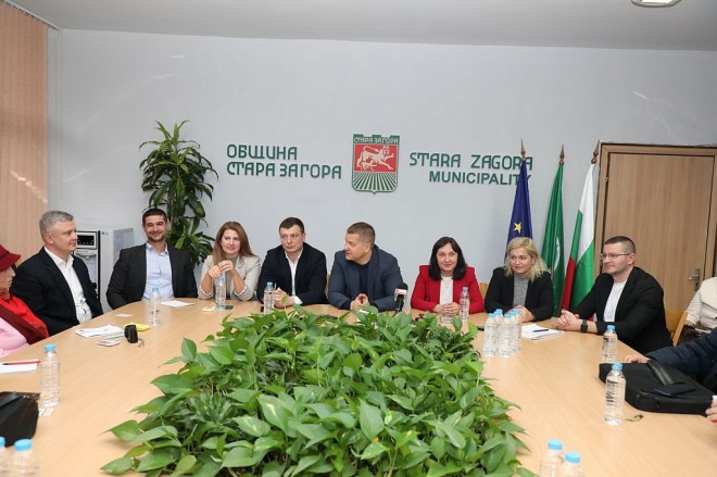 godi6en obzor na kmet i zamestnici pred mediite dnes - 3